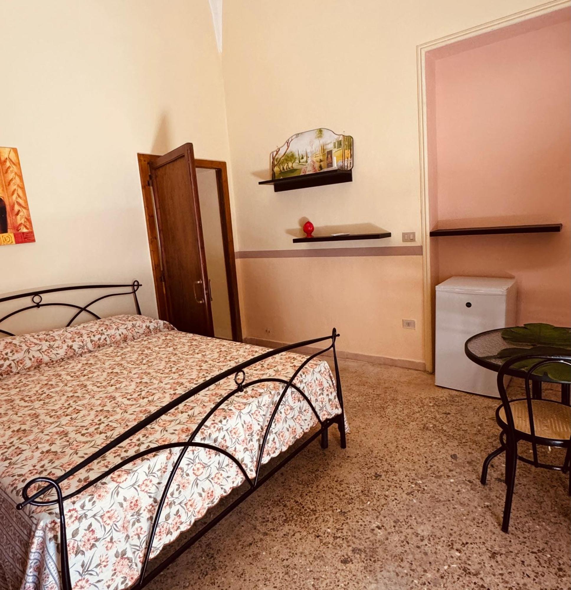 Il Pozzo Di San Paolo Bed and Breakfast Galatina Buitenkant foto
